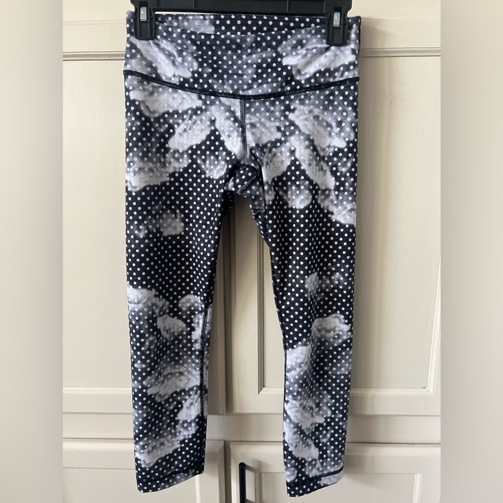 026 LuLuLemon Wunder Under Crop II Dottie Dream Rose
